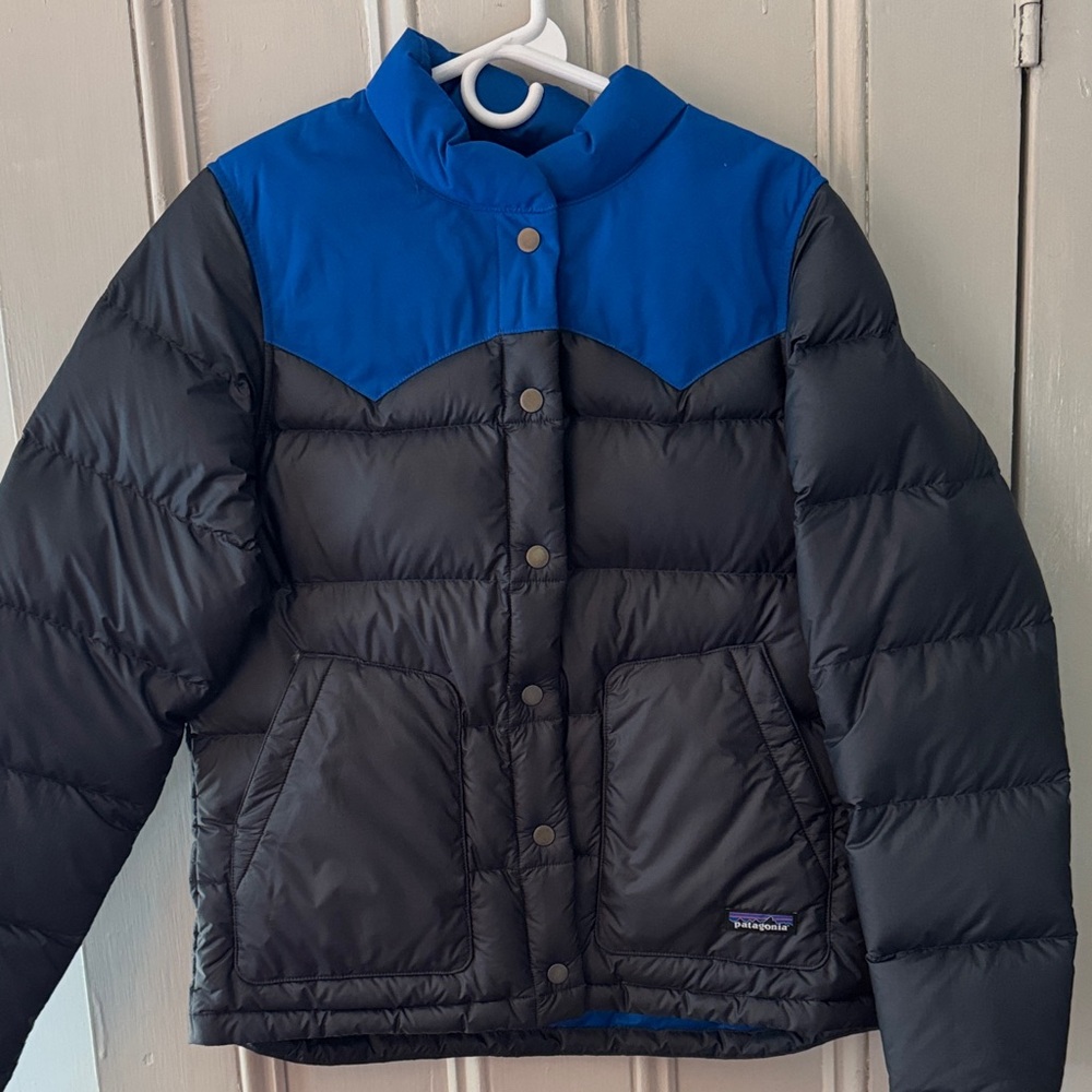 Patagonia women’s Blue and Black Puffer Jacket